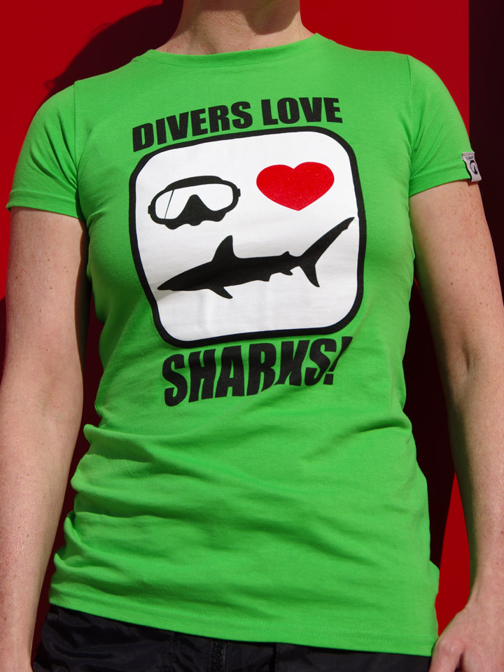 shop_divers_love_sharks_mc_F_vert_noirBlancRouge_1
