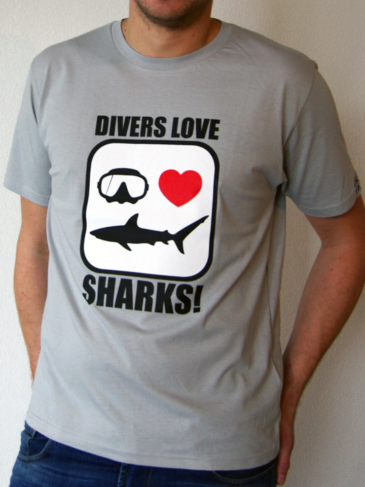 shop_divers_love_sharks_mc_H_grisClair_noirBlancRouge_11
